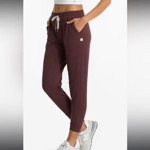 Vuori performance jogger in FIG